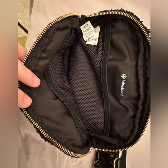 Lululemon Teddy Belt Bag - Black - Picture 3 of 5